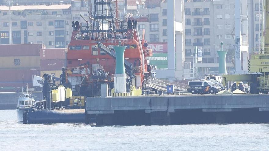 Detenidos cuatro tripulantes de un barco con 2.000 kilos de cocaína apresado frente a las Rías Baixas