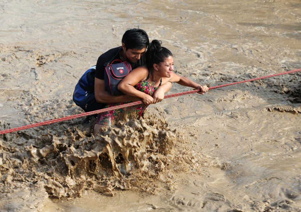 Las inundaciones dejan decenas de muertos y miles de damnificados en Perú.