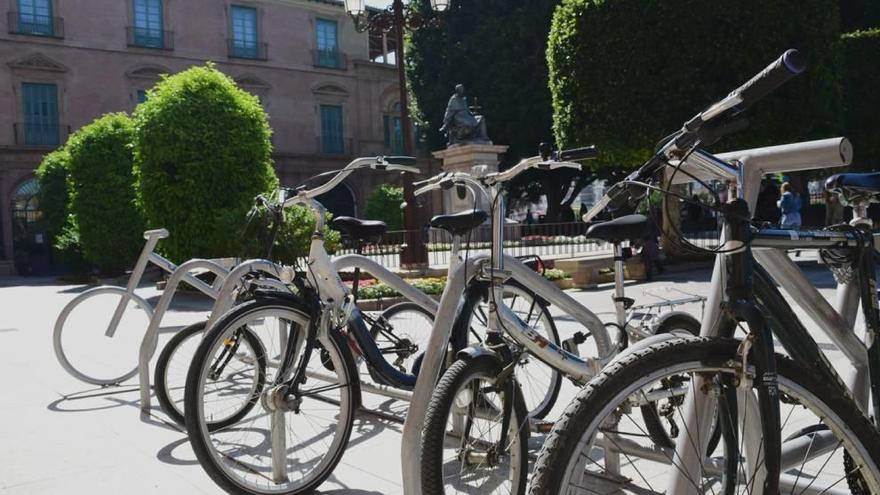 Los ciclistas dispondrán de cerca de 200 nuevos aparcabicis en Murcia y pedanías