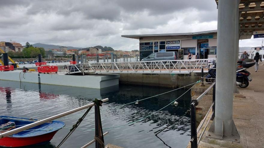 Pasarela instalada para el nuevo pantalán de pasaje en Cangas. |   // G.N.