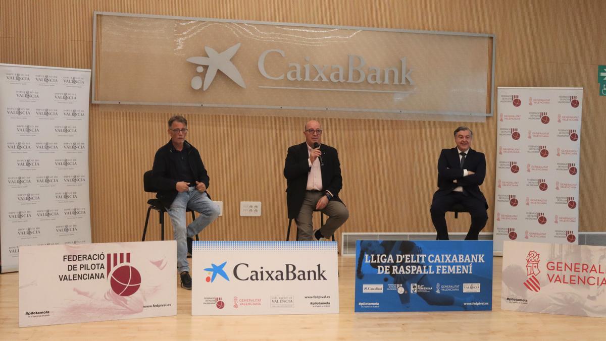 Les autoritats durant els parlaments: Josep Miquel Moya, José Daniel Sanjuán y Jaime Casas