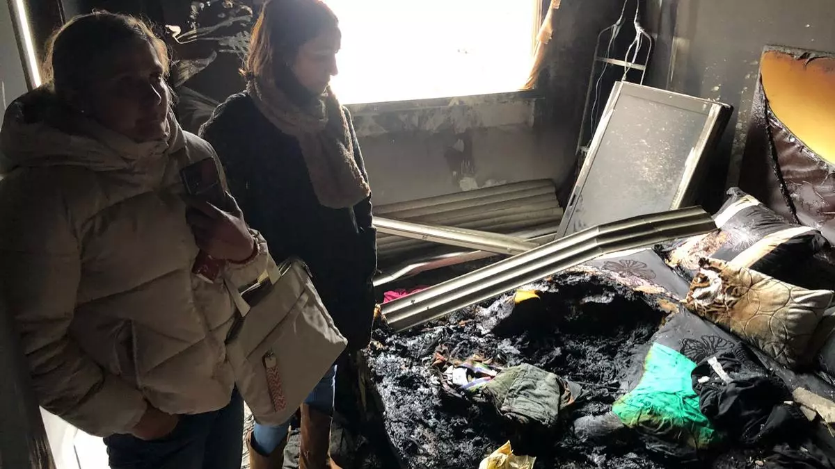 Investigan las causas del incendio de un piso en Boiro originado dos horas antes del desahucio de su inquilino