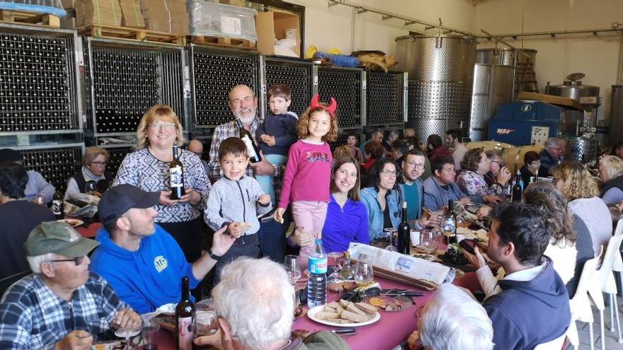 &#039;Calçotada&#039; en la bodega de Can Coleto de Petra