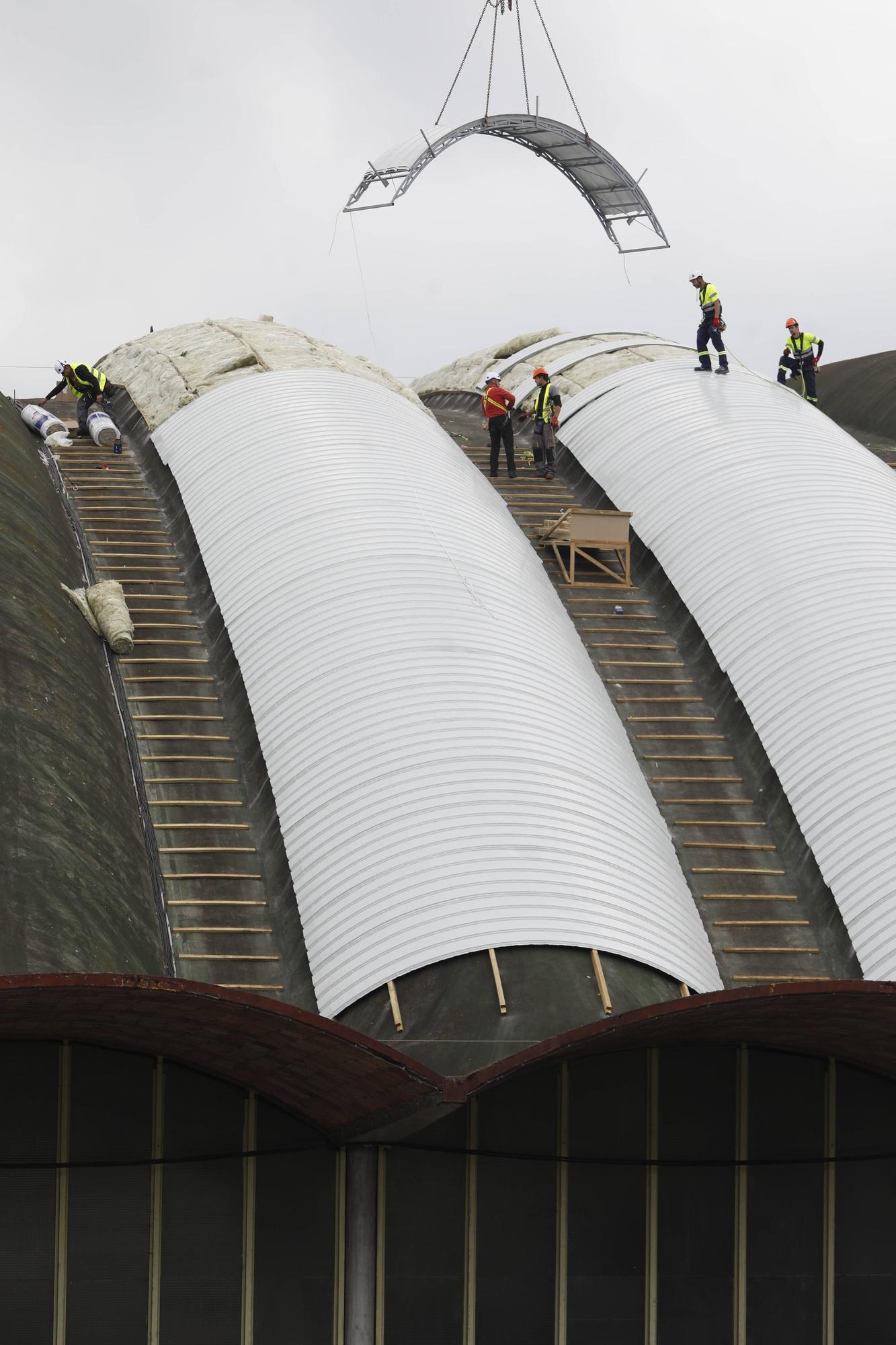 Las espectaculares obras para renovar la cubierta del Palacio de los Deportes de Oviedo