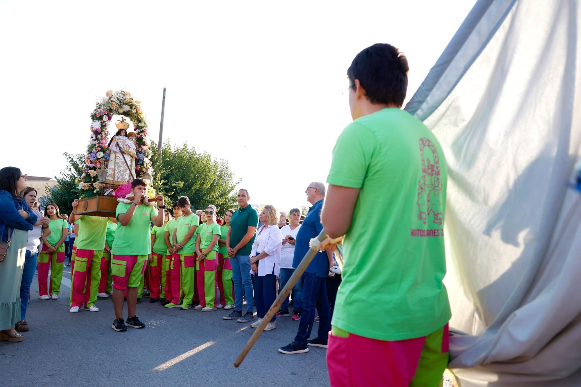 L'inici de les festes del Centenari de la Font del Bon Succés a Cabanes, en imatges