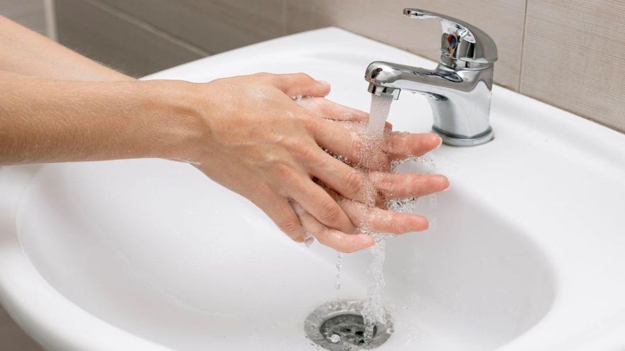 Los expertos advierten: retirar siempre las cutículas podría estar dañando tus uñas