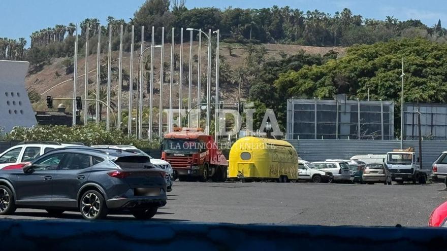 El food truck de Dabiz Muñoz, en el depósito de Santa Cruz: se enfrenta a una multa de 1.500 euros por carecer de seguro y a una tasa de 89,55 para recuperar el vehículo