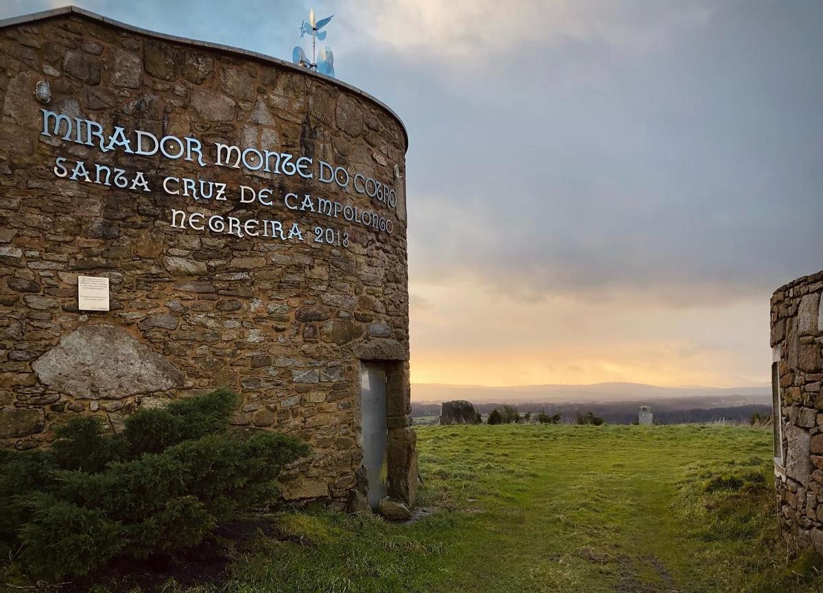 Una escalera al cielo el mirador desde el que pueden verse hasta treinta concellos gallegos