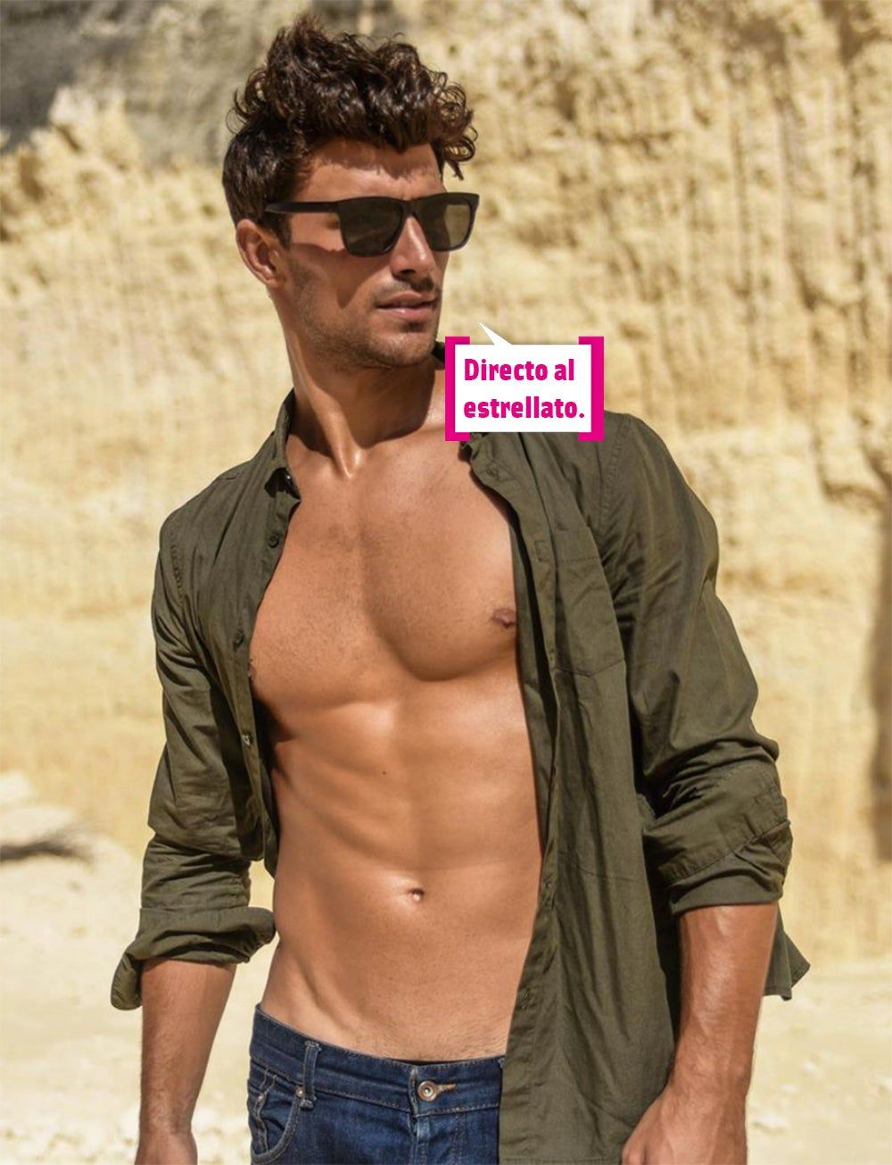 Jaime Astrain posando con gafas de sol y los abdominales a la vista