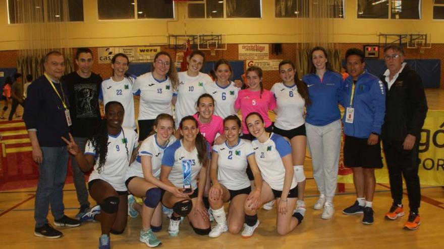 Ganadoras del Campeonato de Aragón de Voleibol.  | SERVICIO ESPECIAL