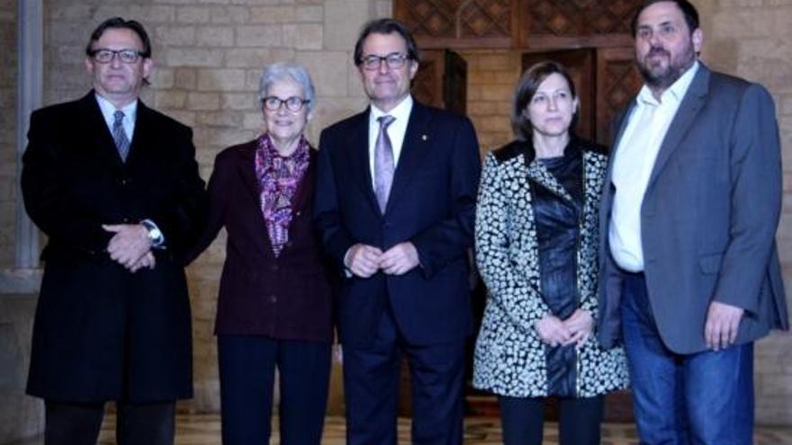 Artur Mas, Oriol Junqueras, Muriel Casals, Carme Forcadell i Josep Maria Vila d&#039;Abadal.