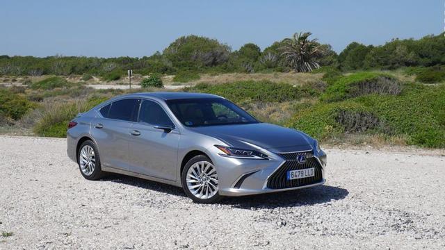 El nuevo Lexus ES 300h es mucho más de lo que nos esperábamos