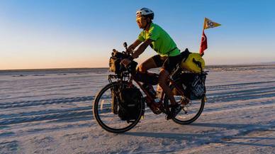 El superviaje de Run Chen: de Madrid a China en bicicleta haciendo 50 kilómetros al día