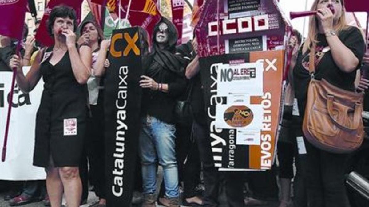 Protesta de los trabajadores de CatalunyaBanc el pasado septiembre.