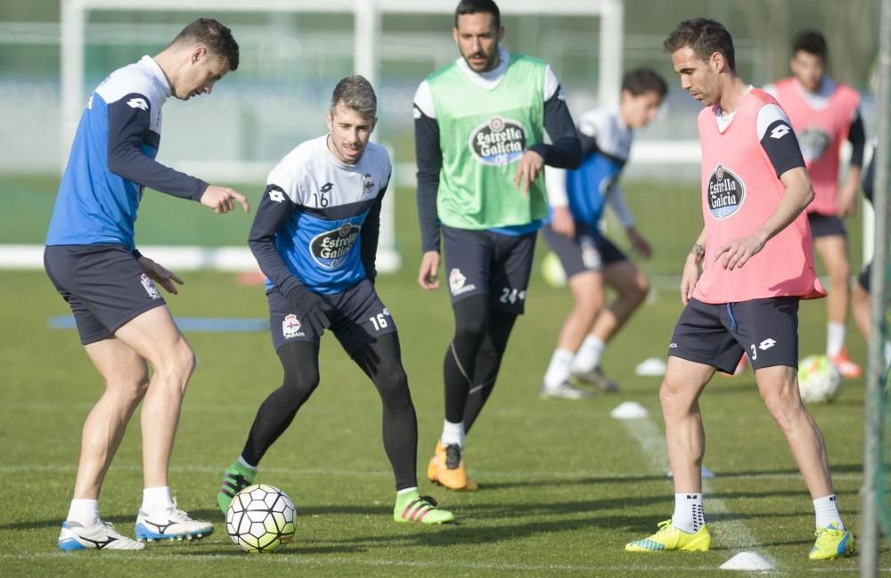 Lucas Pérez comienza la semana con el grupo