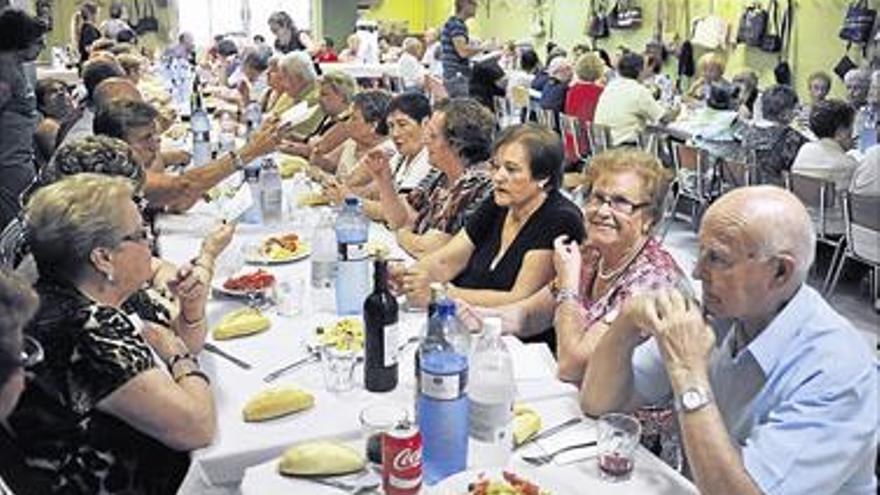 Los mayores de sequiol, de comida