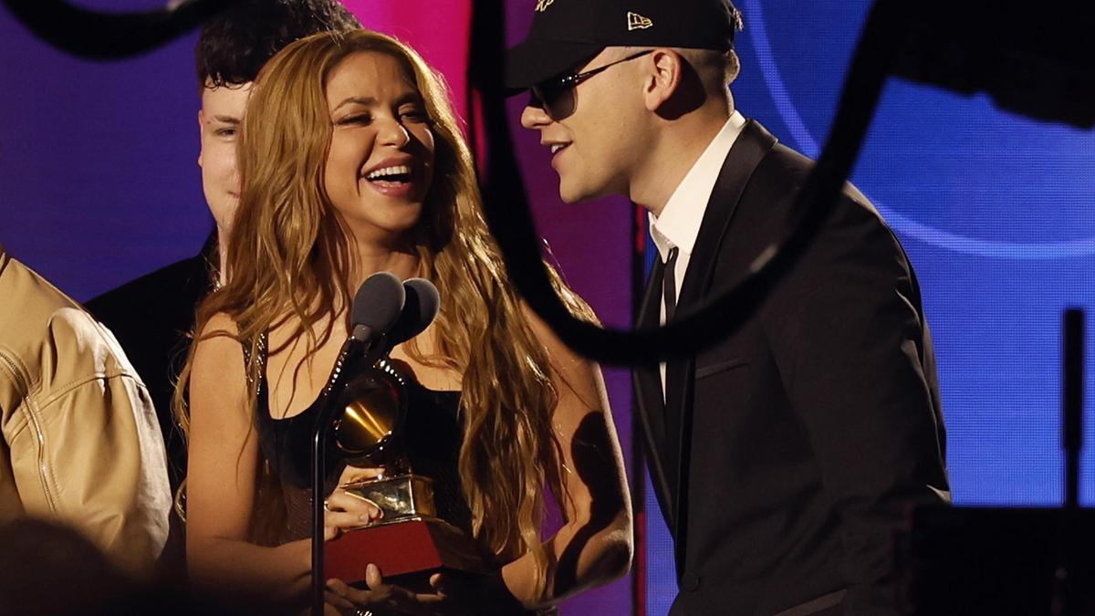 Shakira y Bizarrap recogen su Latin Grammy por su sesión
