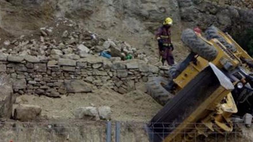 Ferit greu en bolcar la seva retroexcavadora a Castellgalí