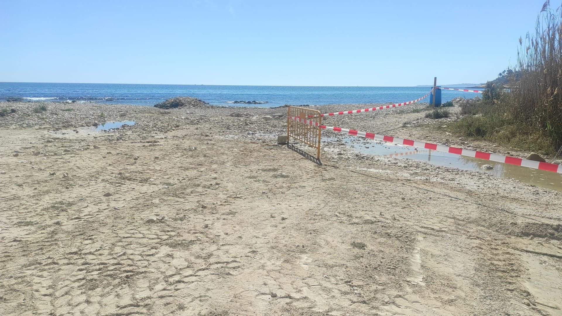 Vertidos fecales tras la rotura de una depuradora en una playa de El Campello