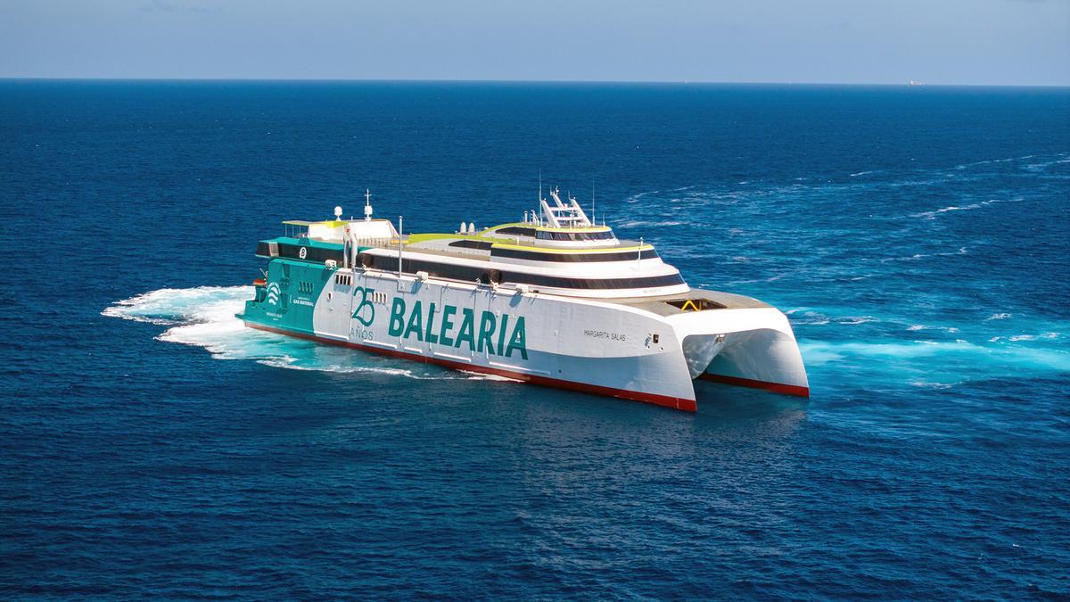 El 'Margarita Salas&quot; ya navega por el Mediterráneo.