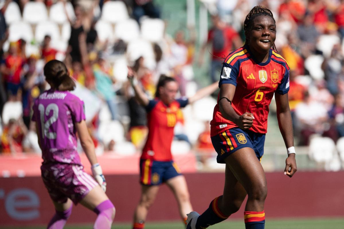 Partido de clasificación para la Copa Mundial Femenino entre España y Ucrania, en imagenes.
