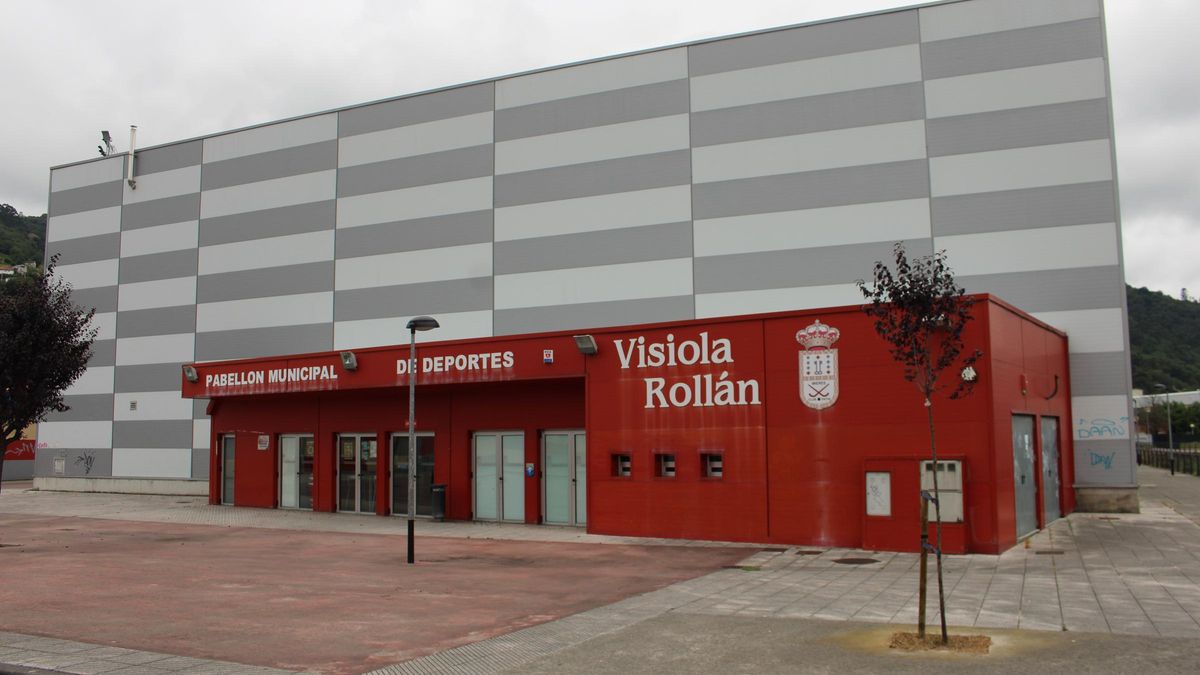 El pabellón de deportes Visiola Rollán, en Mieres. | A. Velasco