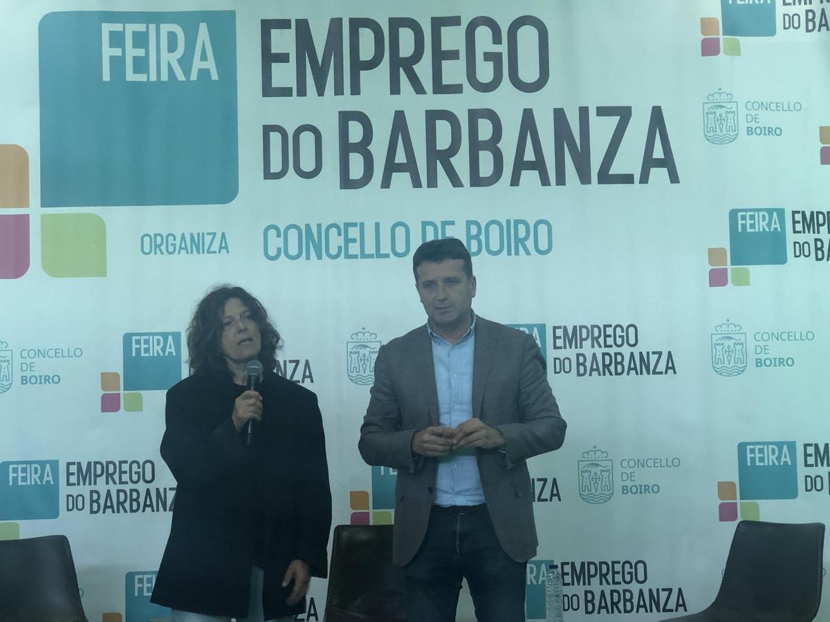 Rosa Ana García y José Ramón Romero, en la clausura de la III Feira de Emprego do Barbanza.