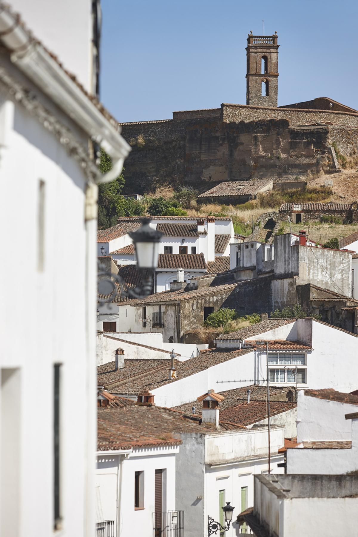 Pintoresco pueblo andaluz de Almonaster La Real.