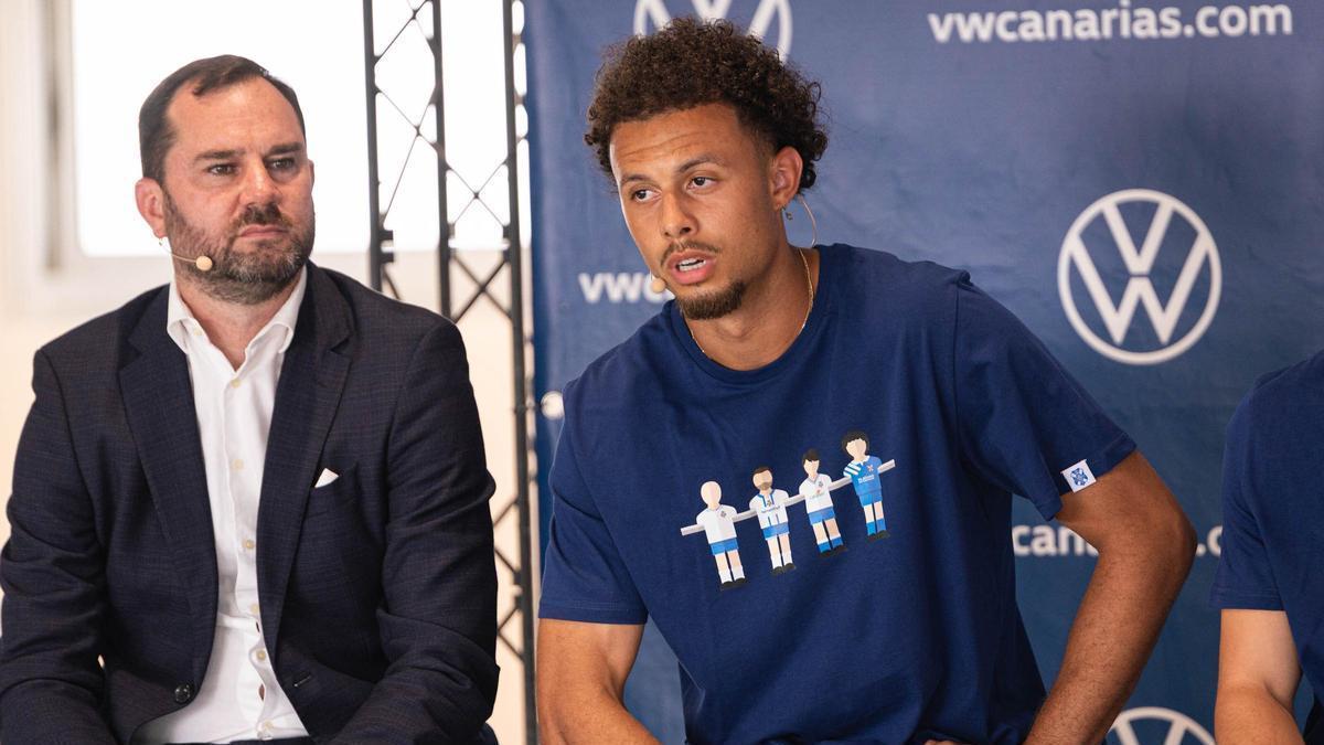 Neal Viereck, durante su presentación como futbolista del CD Tenerife.