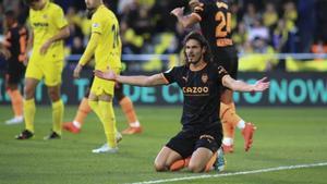 Cavani ya es historia en el Valencia