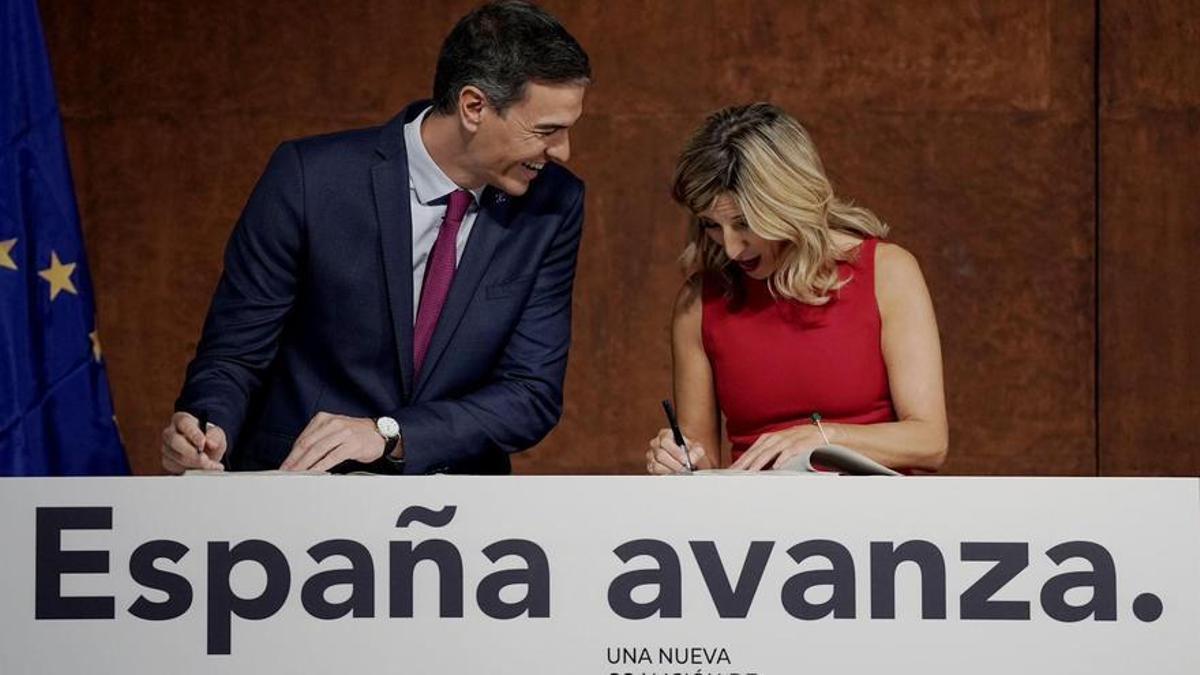 Sánchez y Díaz presentan el acuerdo programático alcanzado entre PSOE y Sumar para un nuevo Gobierno.