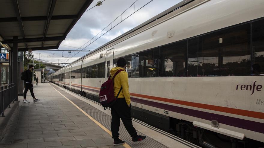 Les inundacions de la via a Saragossa segueixen causant retards en el servei d&#039;alta de velocitat