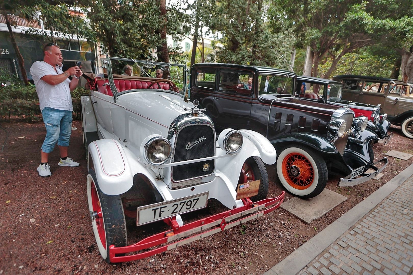 Exhibición de coches antiguos en el Carnaval de Santa Cruz de Tenerife