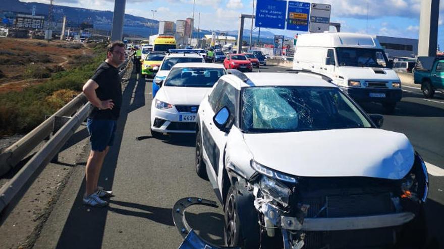 Accidente por alcance en la GC-1 a la altura de La Pardilla