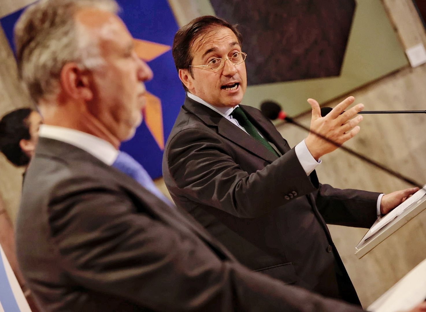 Encuentro del ministro José Manuel Albares y el presidente Ángel Víctor Torres en Tenerife