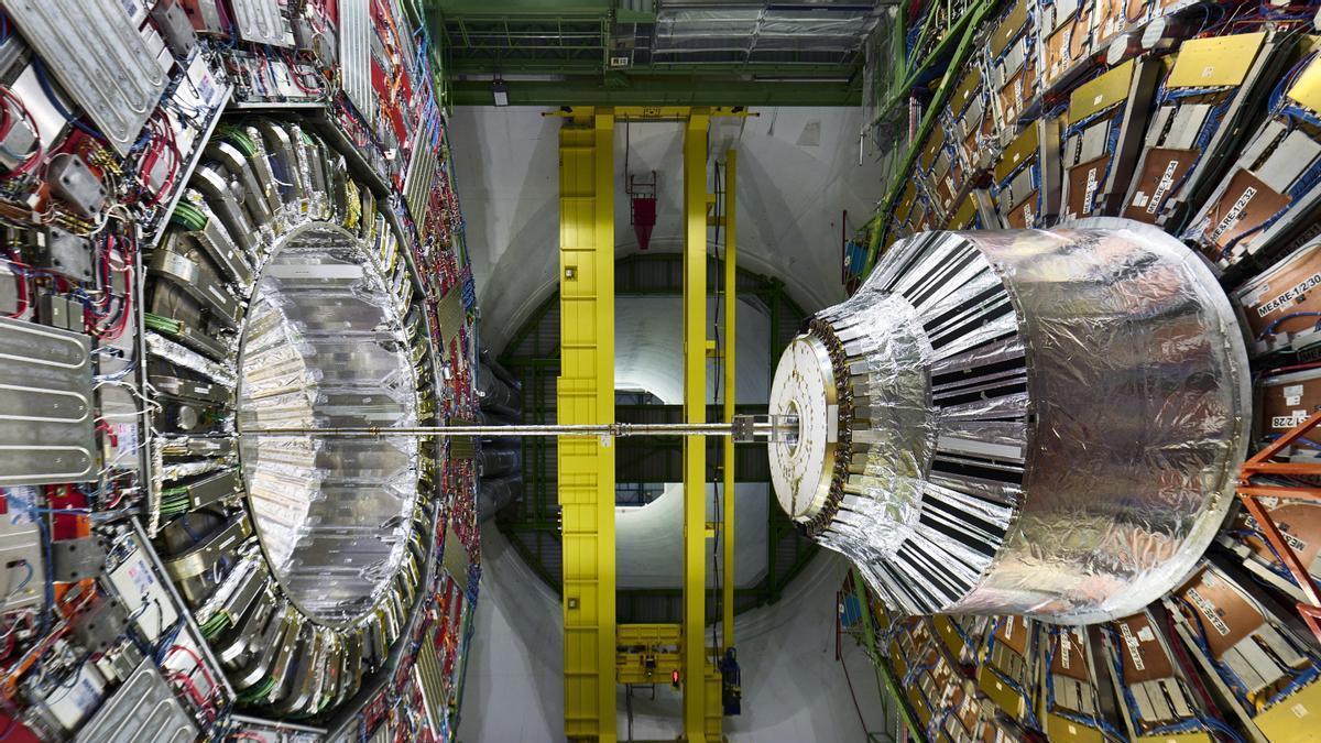 INVESTIGACIÓN USC FÍSICA DE PARTÍCULAS I Santiago únese a unha das maiores colaboracións científicas do mundo sobre física de partículas