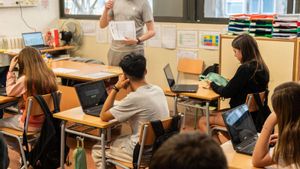 La Generalitat prorroga un sol curs l’amenaçat ‘MIR docent’