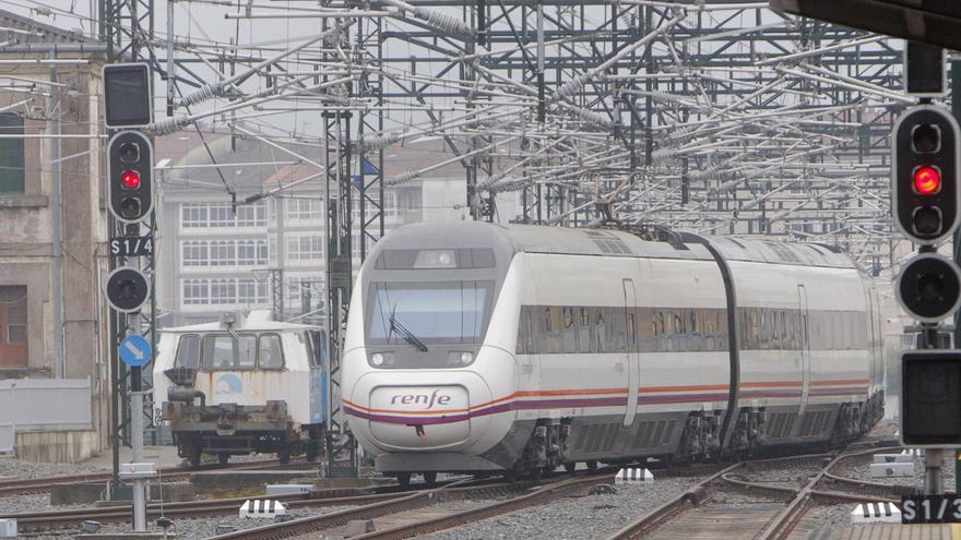 Cientos de pasajeros llegan con dos horas de retraso por una nueva avería en el tren de Vigo a A Coruña