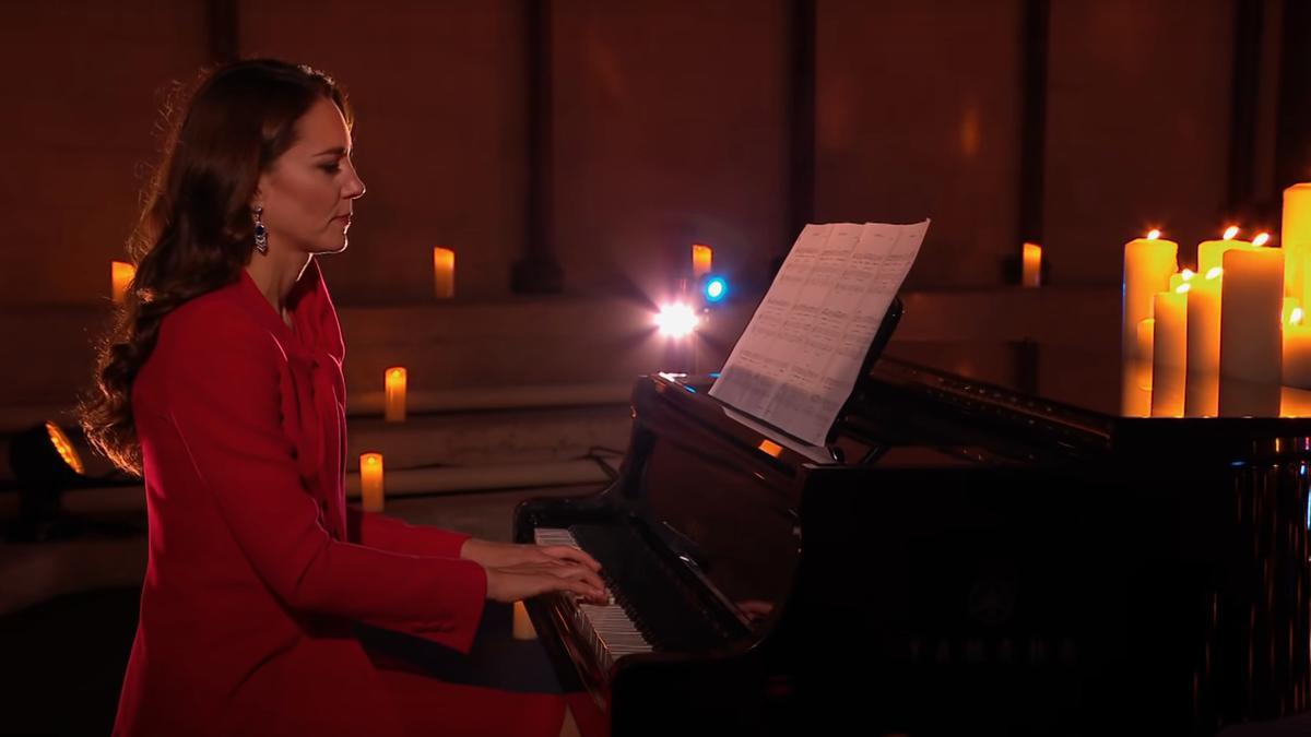 Kate Middleton al piano en el especial de Navidad.