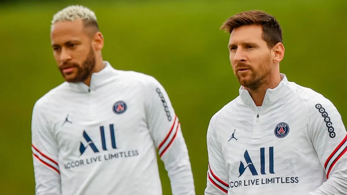 Neymar y Leo Messi en un entrenamiento en las instalaciones del PSG