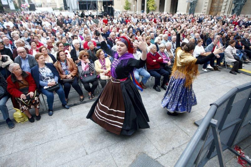 Jotas en la Plaza del Pilar.