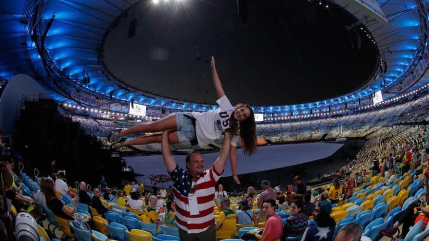 Fiesta en Maracaná a la espera del espectáculo de la inauguración