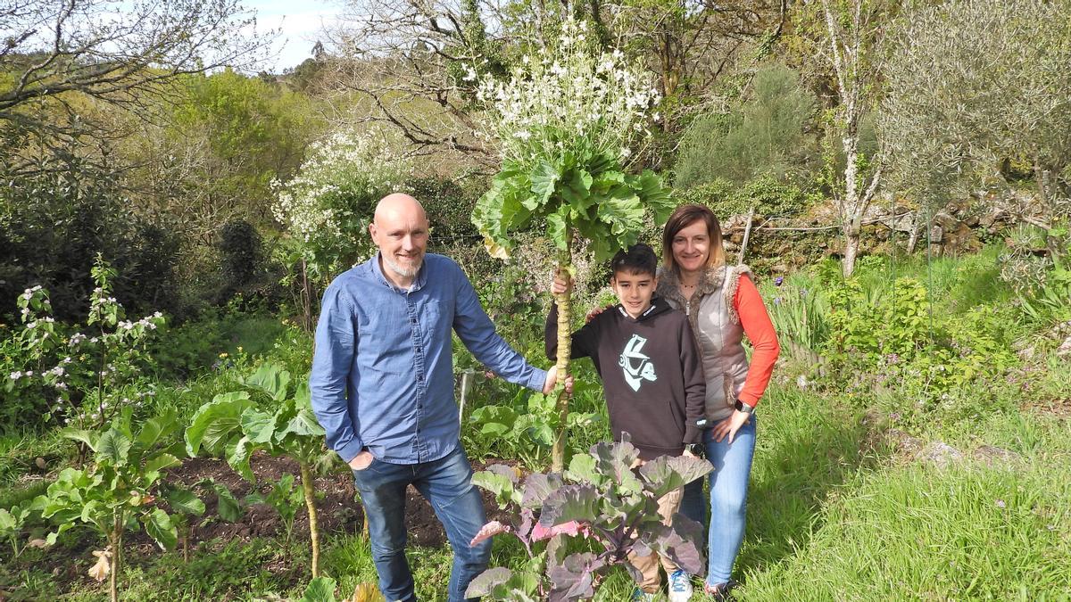 Juanjo Rodríguez, junto a su mujer Pilar y su hijo Leo.