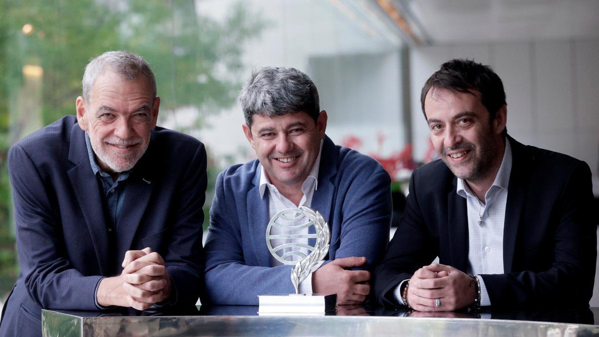 Jorge Díaz, Antonio Mercero y Agustín Martínez, los autores detrás del seudónimo Carmen Mola, con el Premio Planeta.