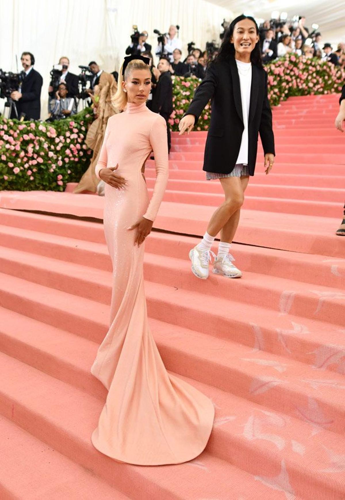 Hailey Bieber en la Gala MET 2019