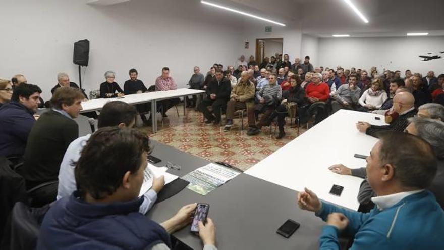 Nules acogió ayer una asamblea de la plataforma del Llaurador con representantes de 15 municipios, organizaciones agrarias, cooperativas y regantes.