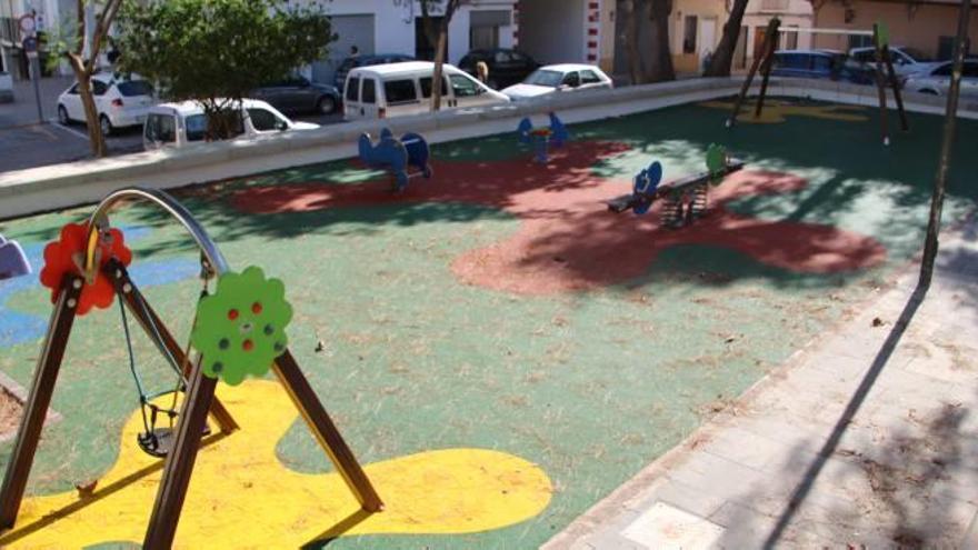 Sagunt abre los juegos infantiles en la plaza del Pi y ultima otros en el Port