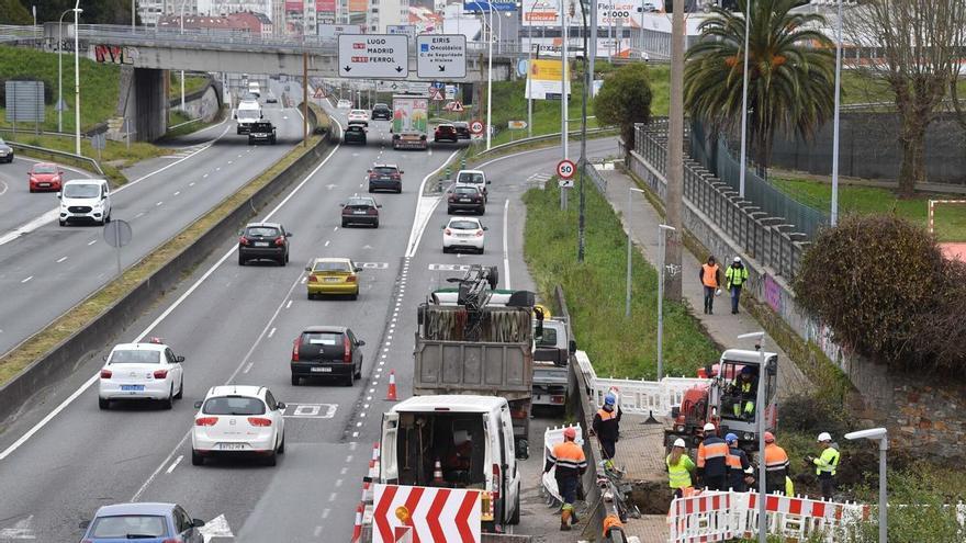 El Concello de A Coruña defiende que las fugas de agua son cuatro veces menos que el máximo legal, pese a las críticas de la Xunta
