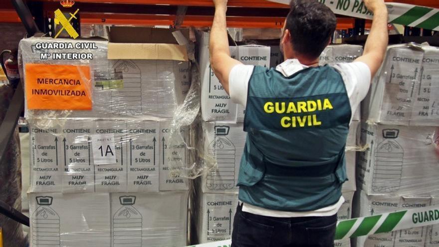 La Guardia Civil investiga a nueve personas por venta ilegal de aceite de oliva en Badajoz