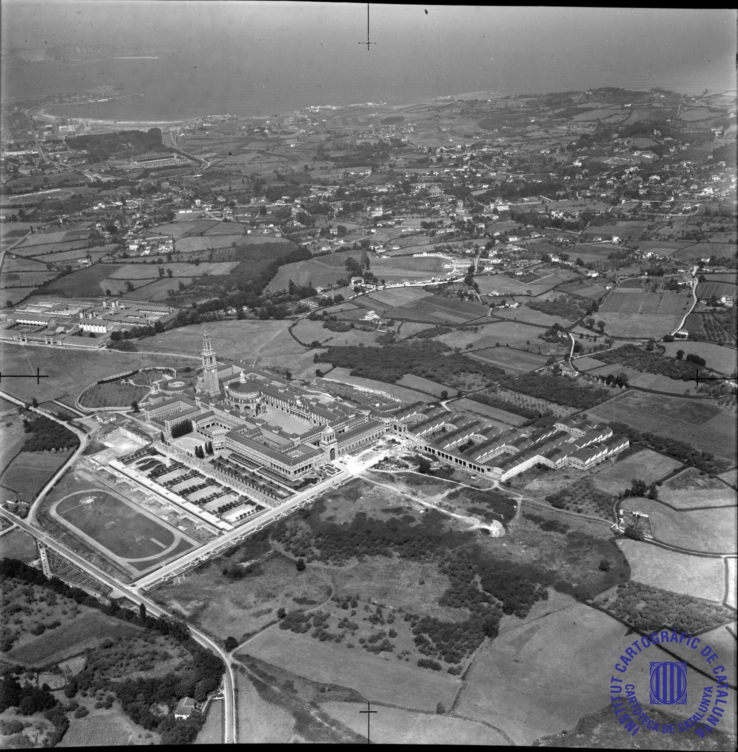 Un vuelo al pasado: así era Asturias, desde el aire, en 1962